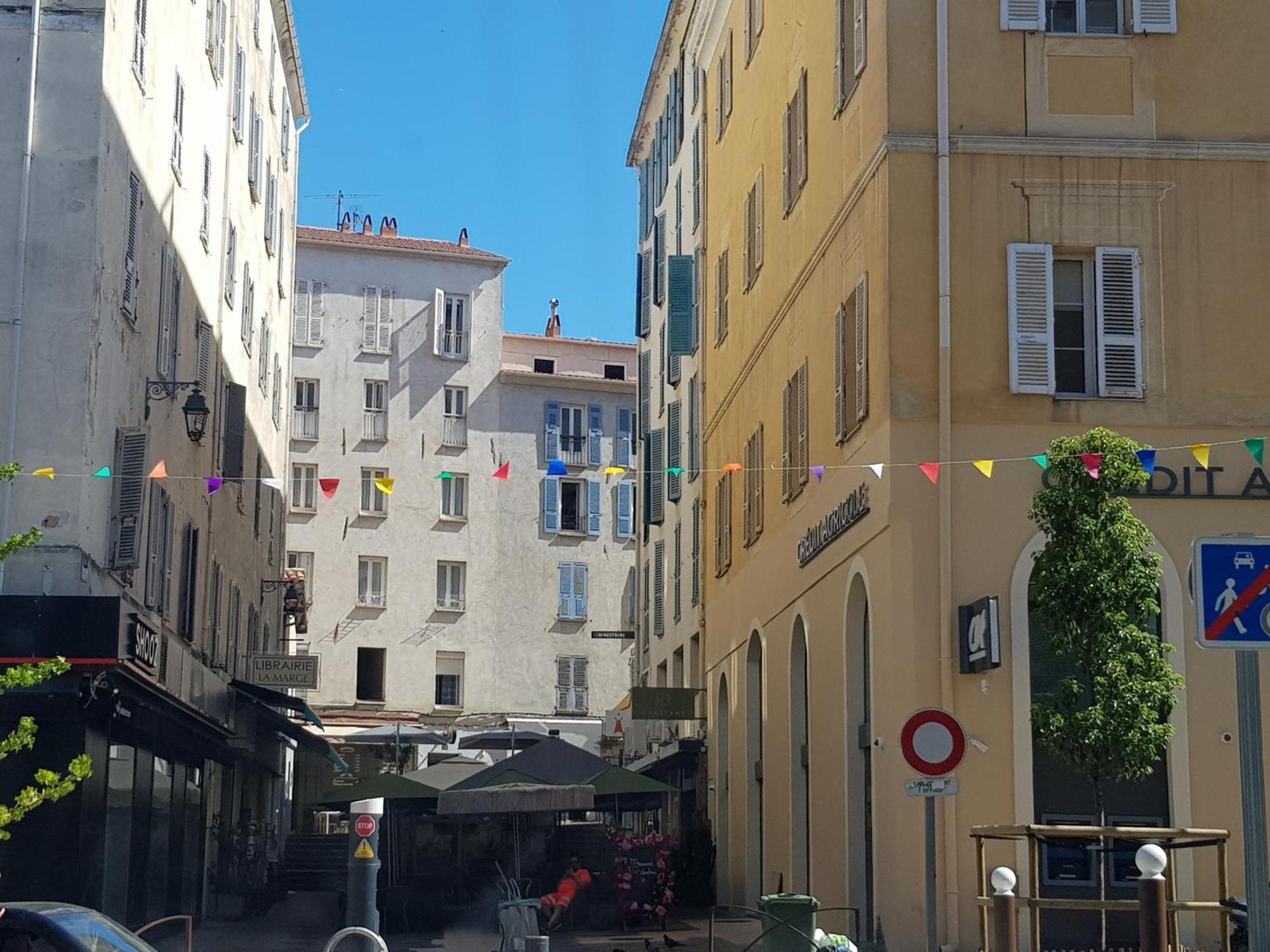 Ajaccio Cathedrale Au Coueur De La Citee Imperiale Pour 4 Personnes Proche Des Belles Plages Et De Toutes Commodites Port A 2mn * Ajaccio (Corsica)